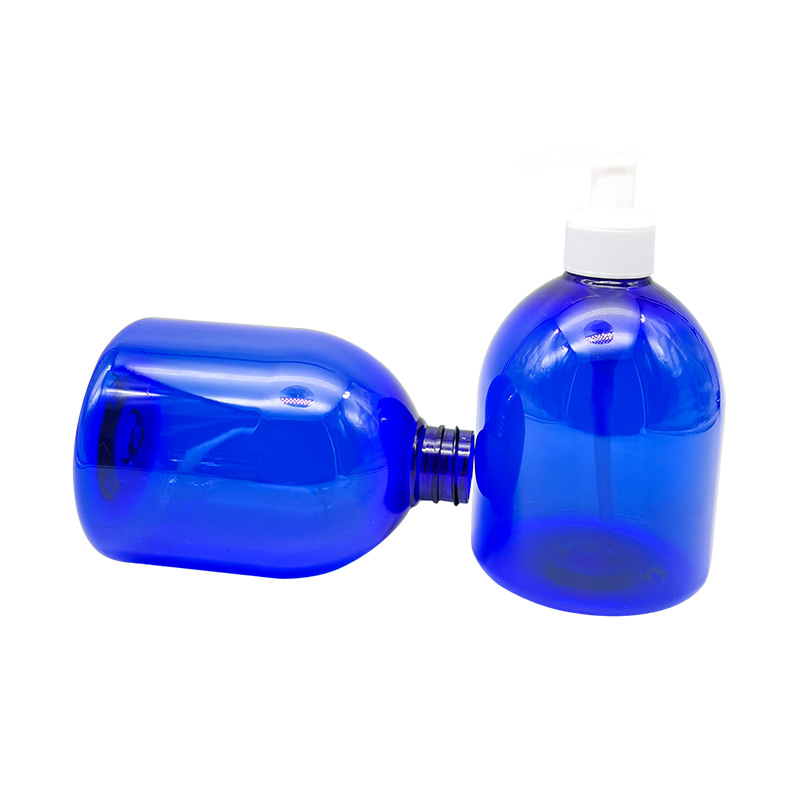 青い手指消毒剤ボトル
